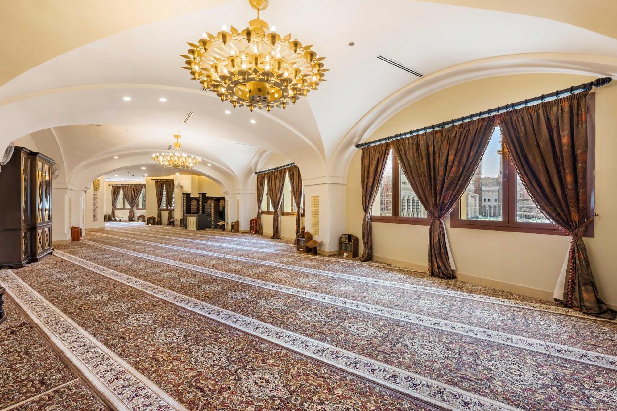מכה Anjum Makkah Hotel מראה חיצוני תמונה The prayer hall of the hotel