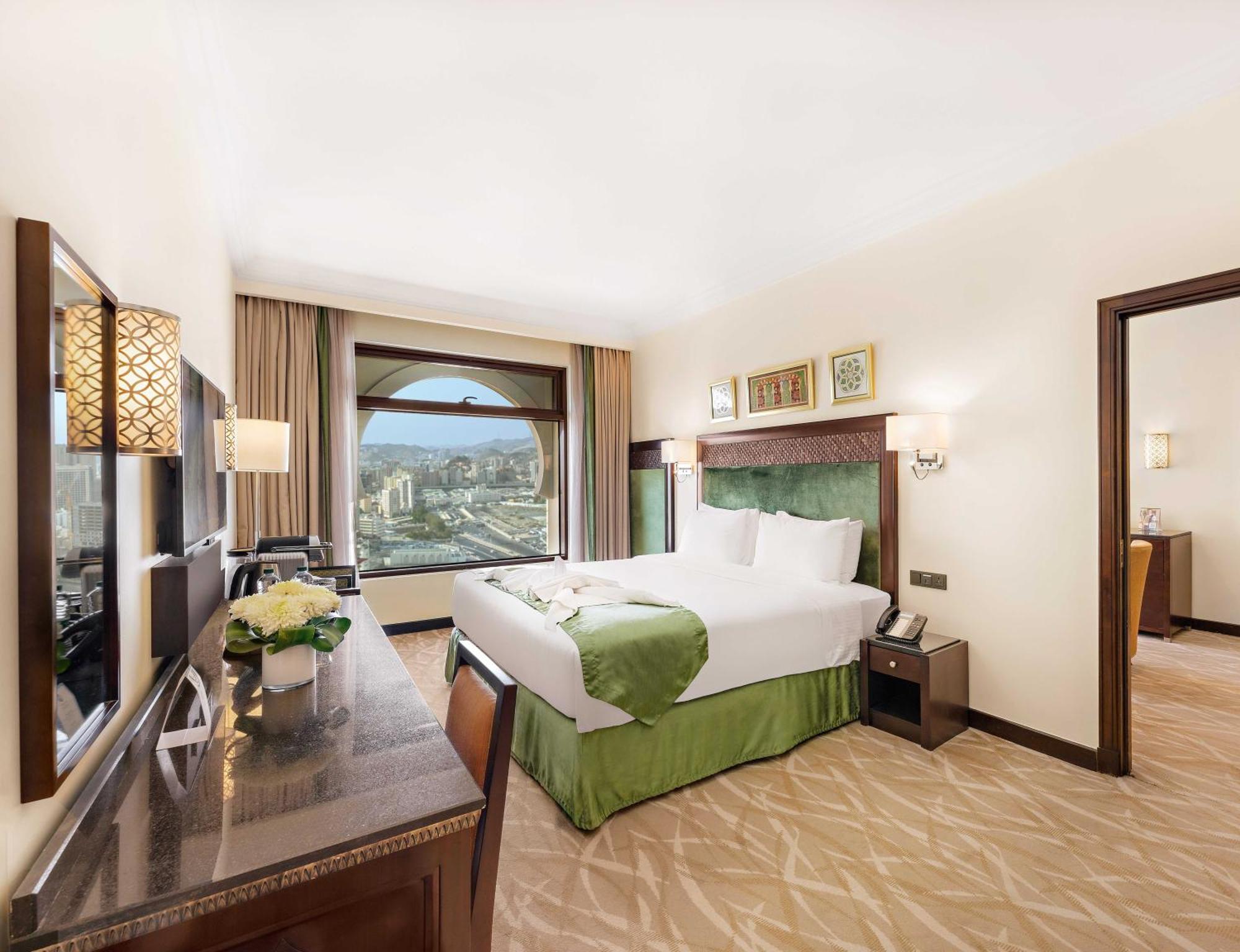 מכה Anjum Makkah Hotel חדר תמונה A room at the hotel